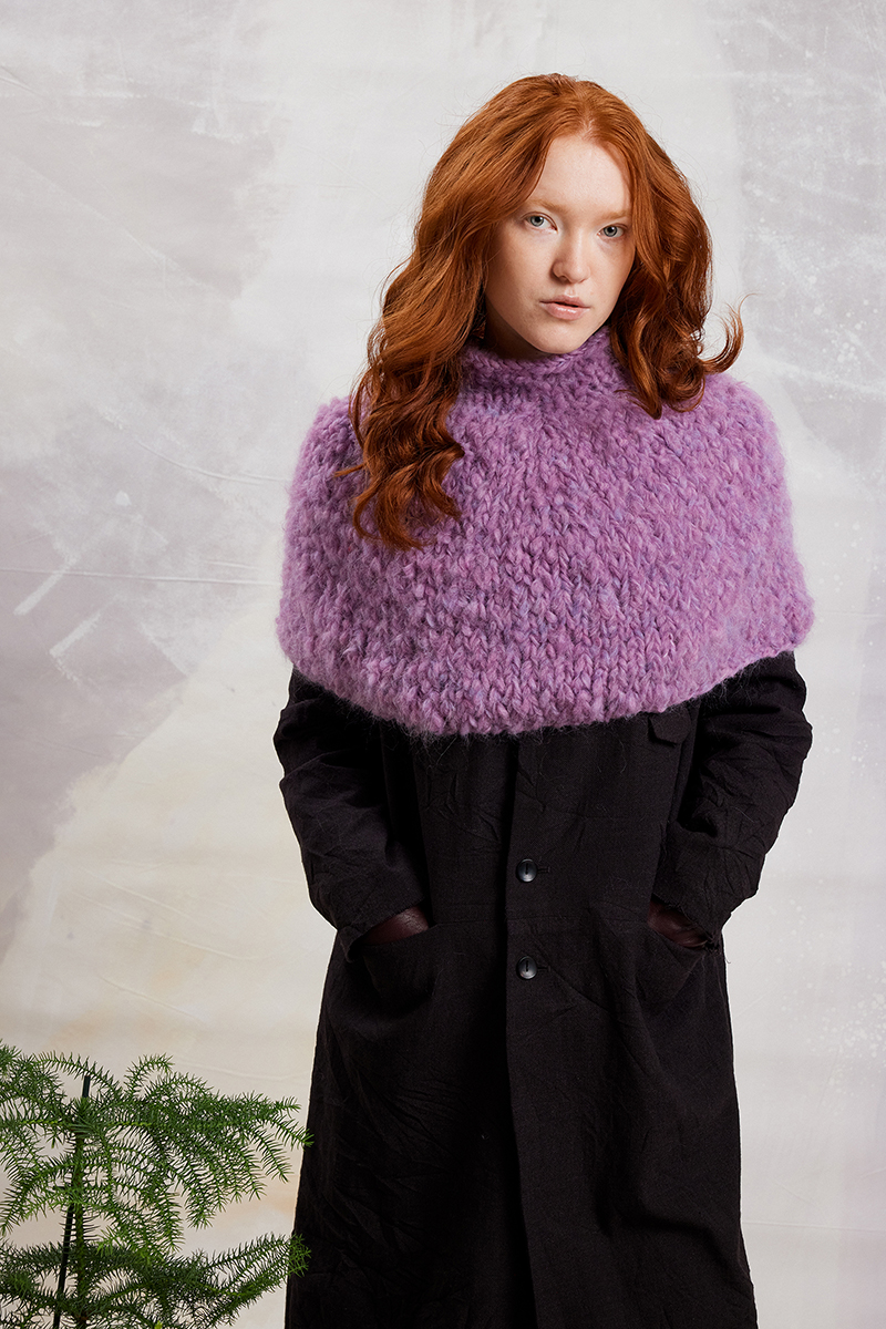 Chauffe-épaules 48 du catalogue Lang Yarns FAM 290 Collection en laine Shirley
