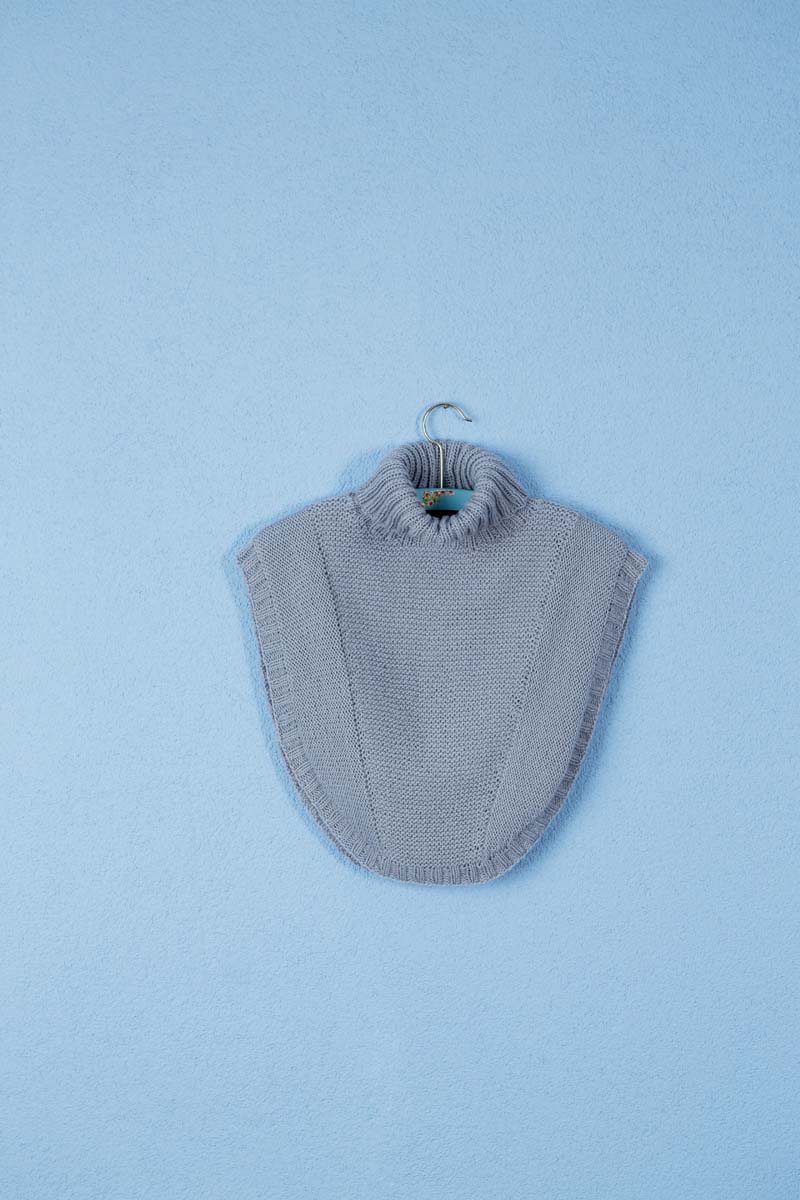 Poncho 37 catalogue Lang Yarns FAM 221