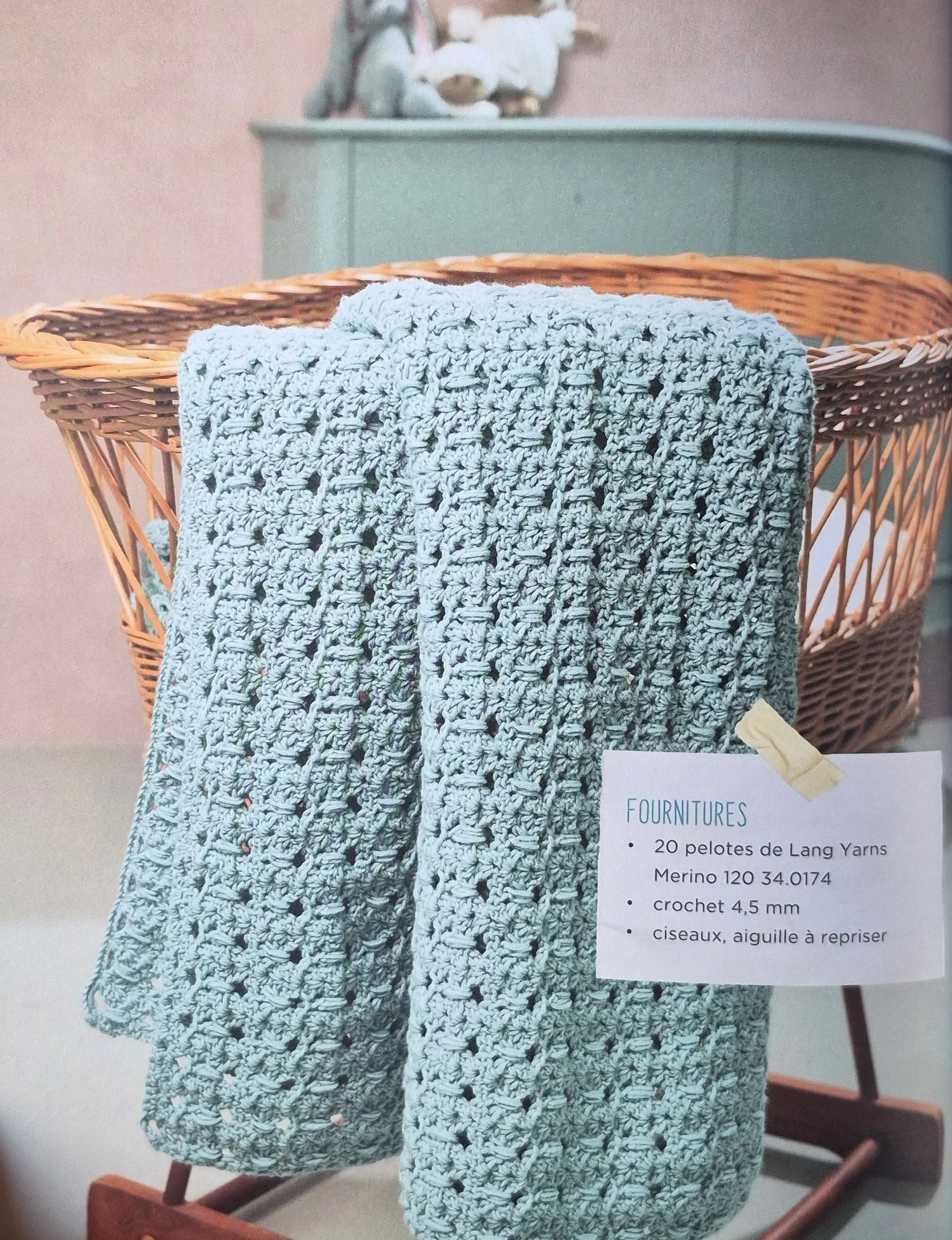 le grand livre du crochet pour bébé avec m. cey lang yarns 1
