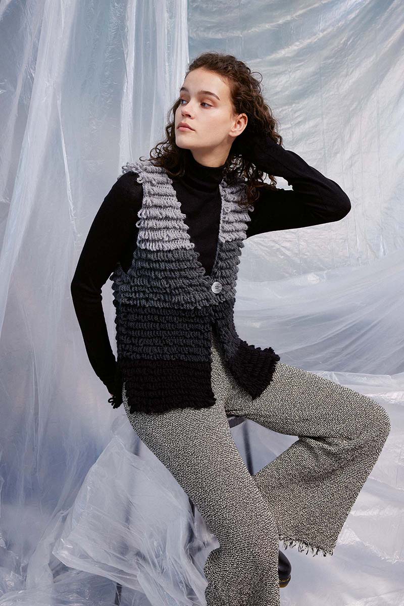 Gilet 76 du catalogue Lang Yarns FAM 286 Collection