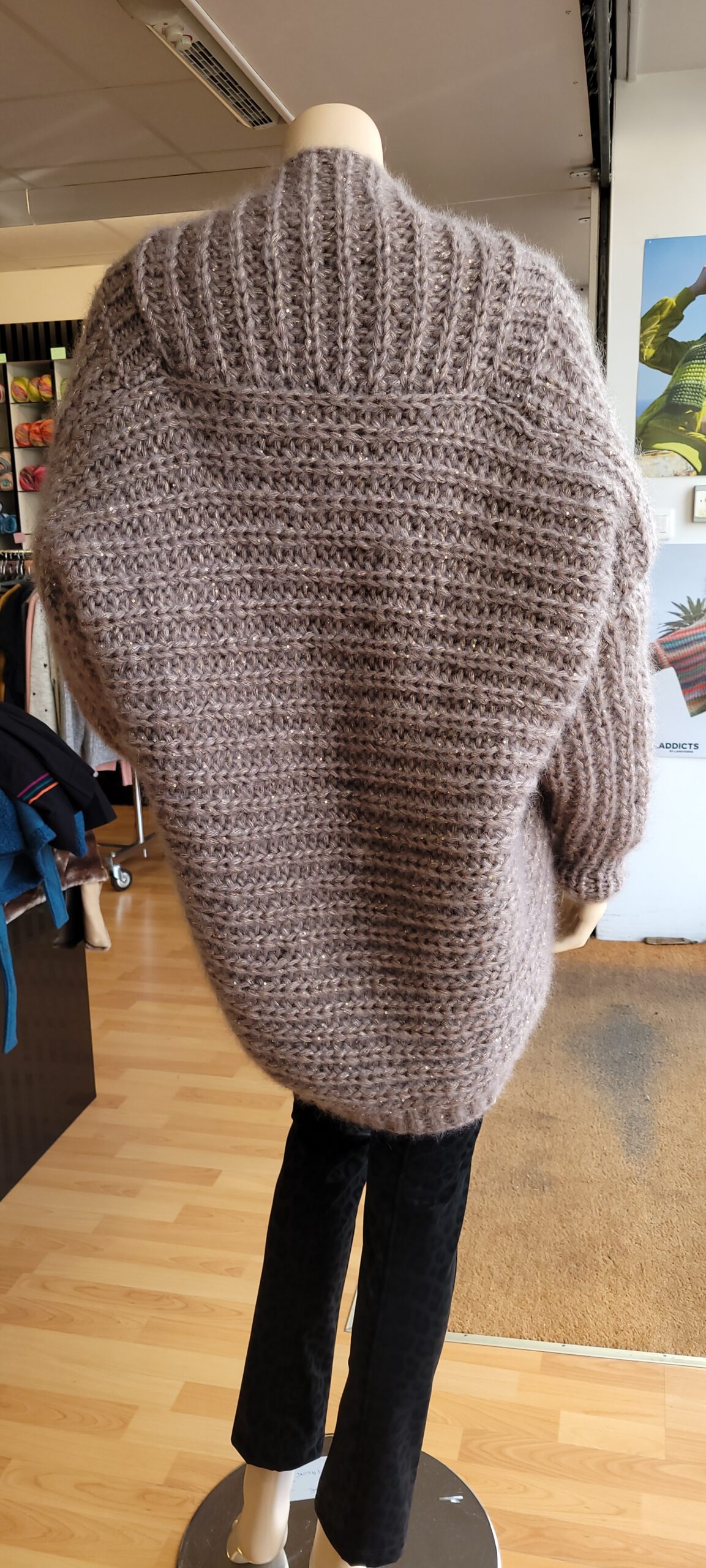 Gilet Daphné catalogue Lang Yarns FAM 282 Collection 4