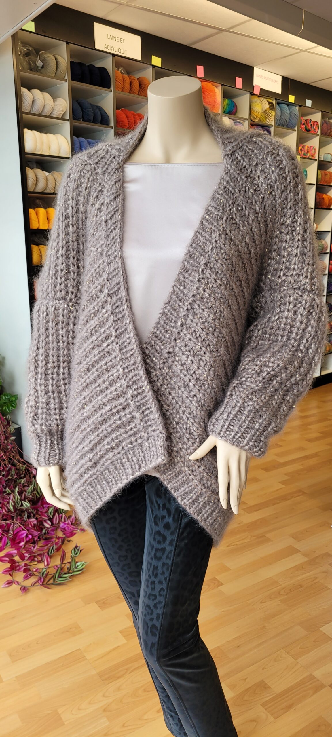 Gilet Daphné catalogue Lang Yarns FAM 282 Collection 4