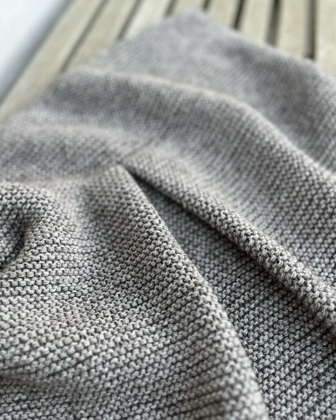 Simply Me Blouse de Norgardknitters en Vaya Lang Yarns