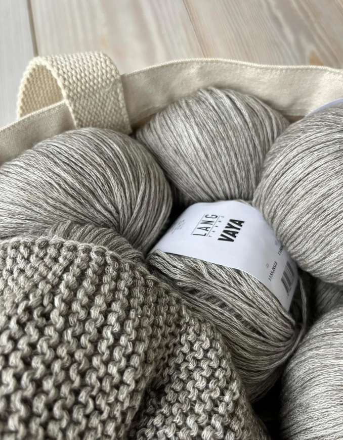Simply Me Blouse de Norgardknitters en Vaya Lang Yarns