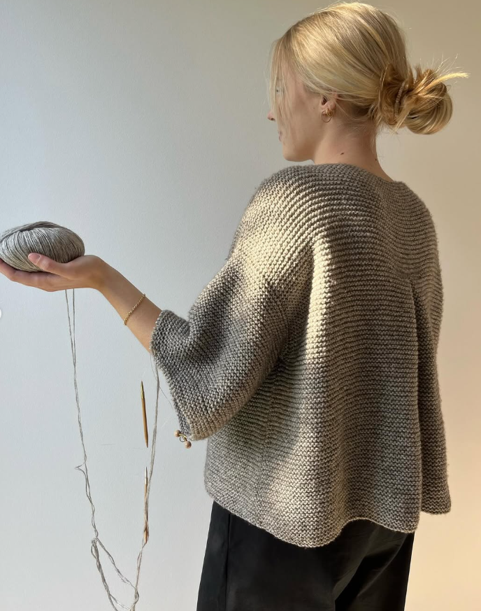 Simply Me Blouse de Norgardknitters en Vaya Lang Yarns