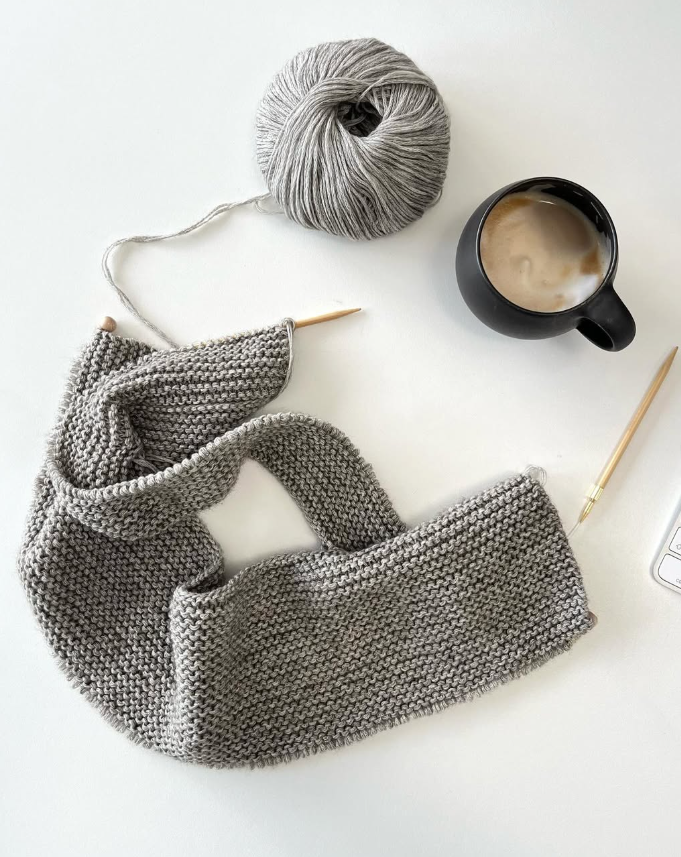 Simply Me Blouse de Norgardknitters en Vaya Lang Yarns
