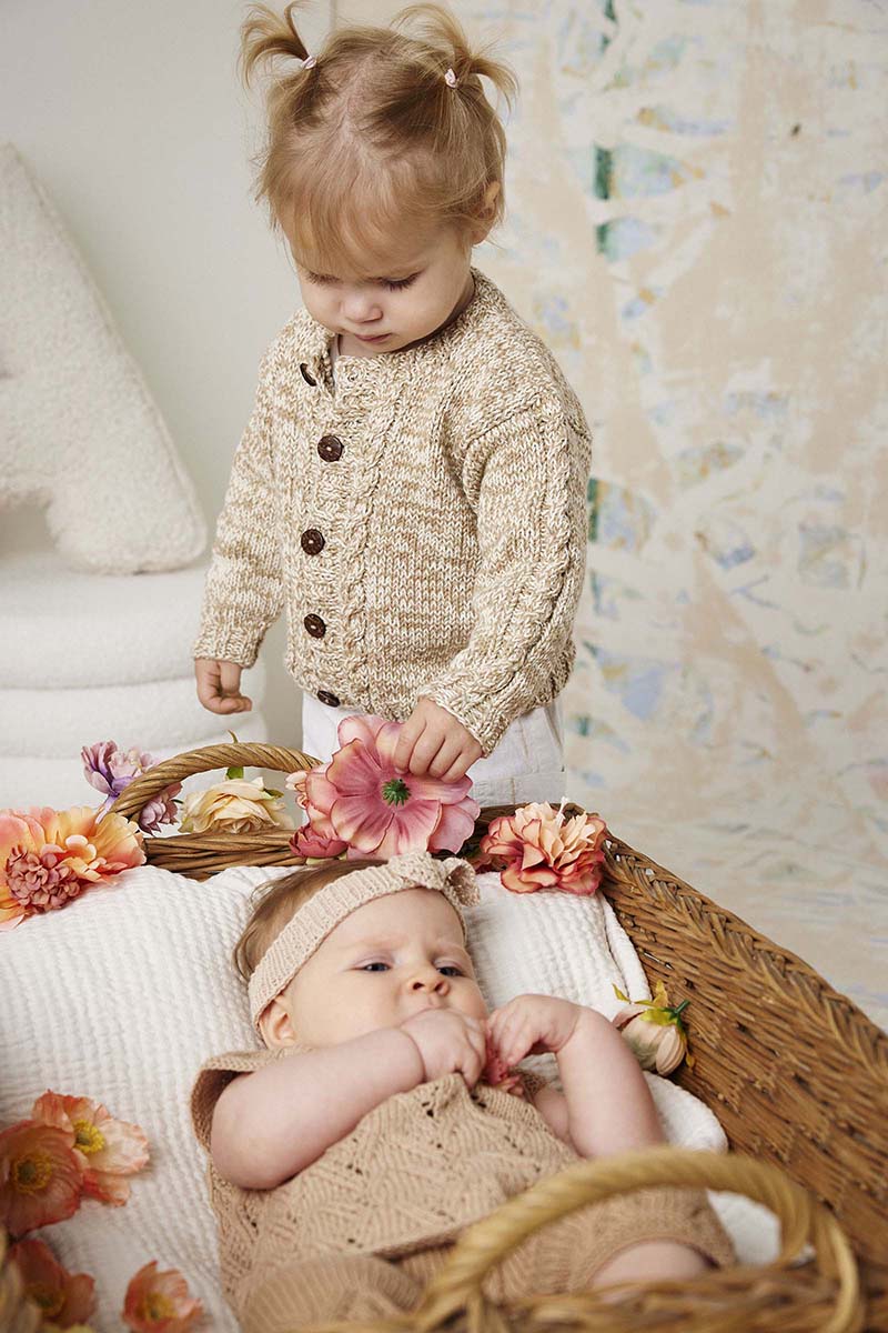 Modèle en coton baby Cotton Naturally Colored de Lang Yarns - Catalogue Lang Yarns Punto 83