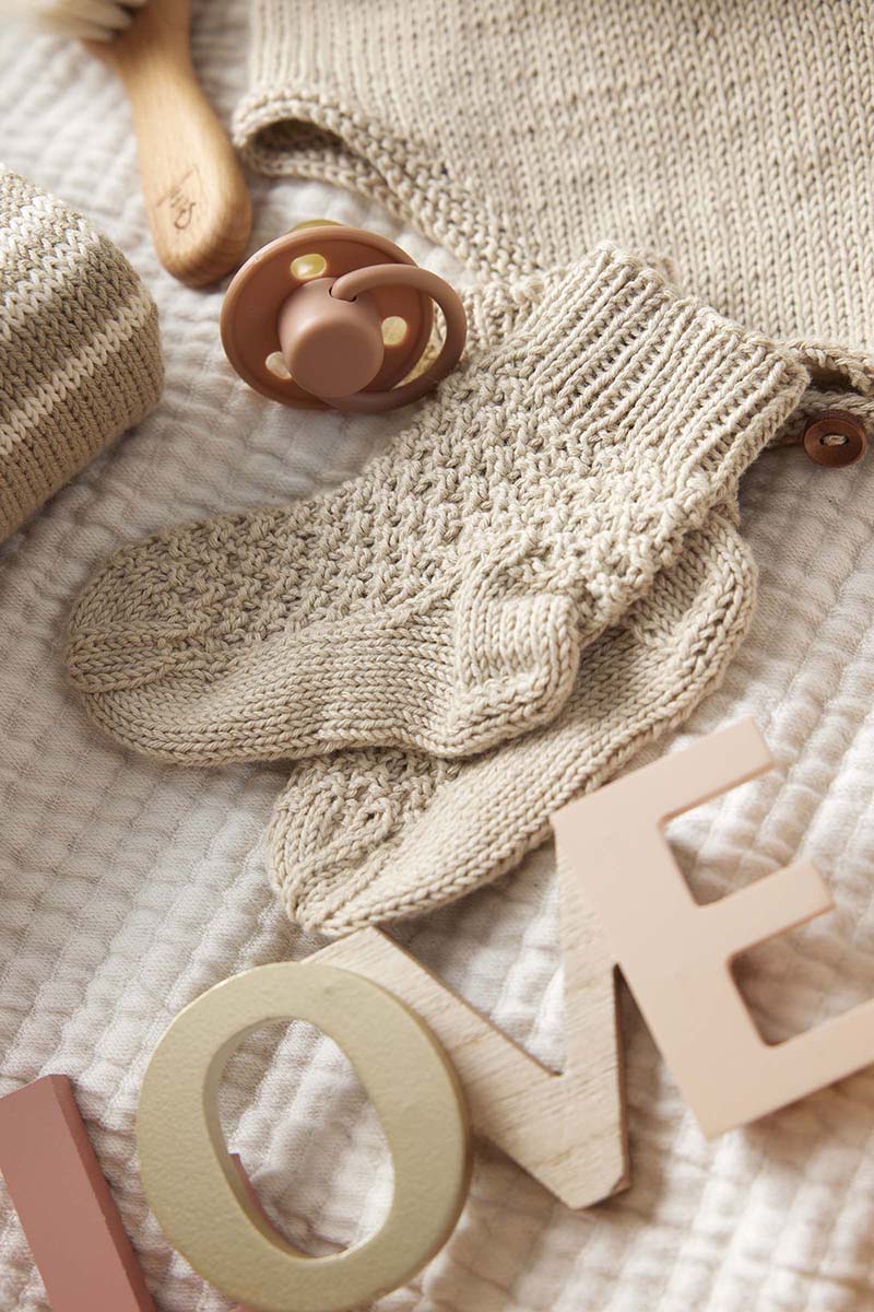 Modèle en coton baby Cotton Naturally Colored de Lang Yarns - Catalogue Lang Yarns Punto 83