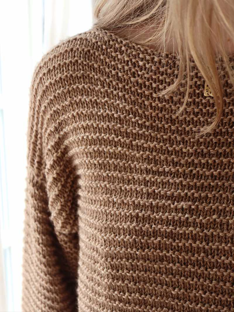 Pull Meadow de KnitAmore en Vaya Lang Yarns