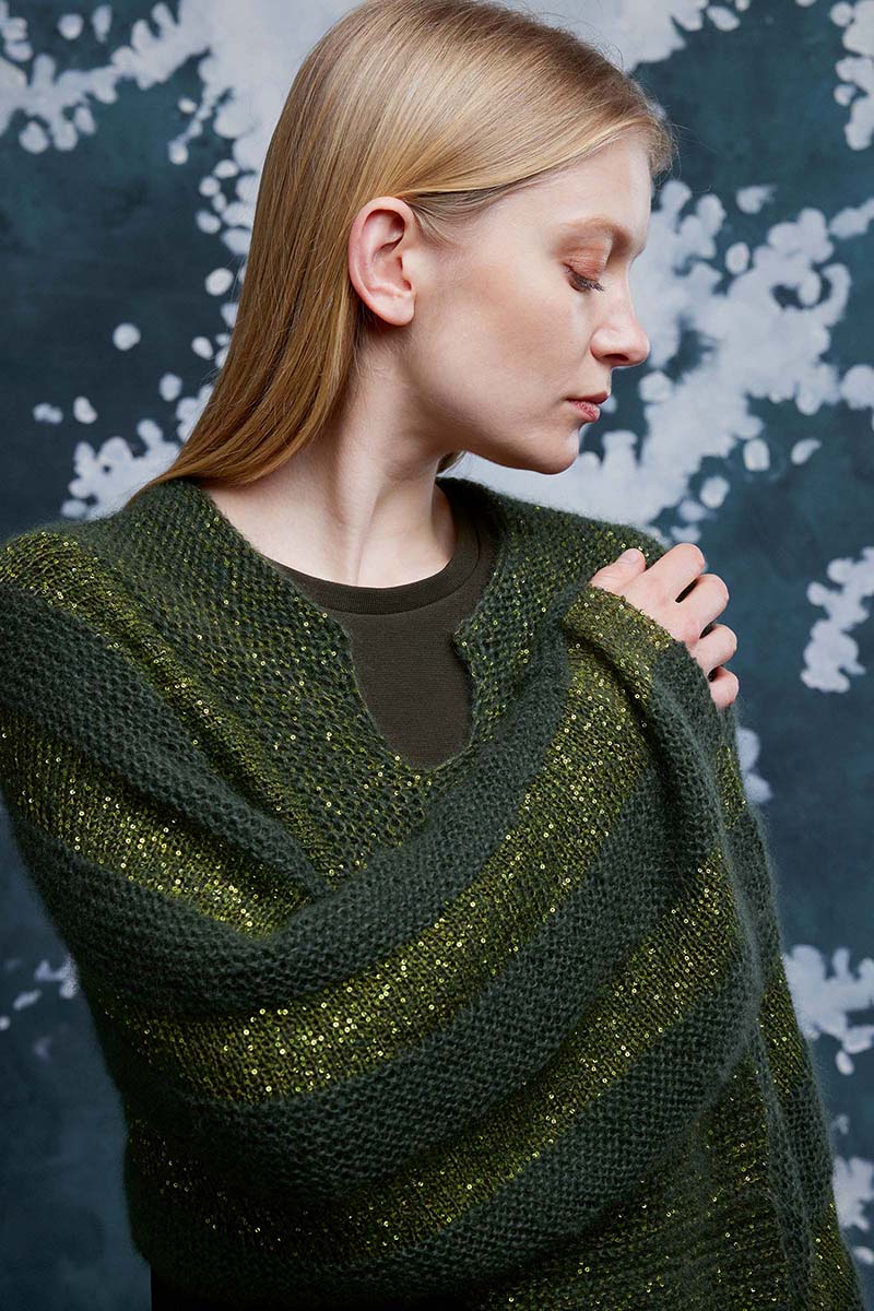 Poncho 42 du catalogue Lang Yarns FAM 286 Collection
