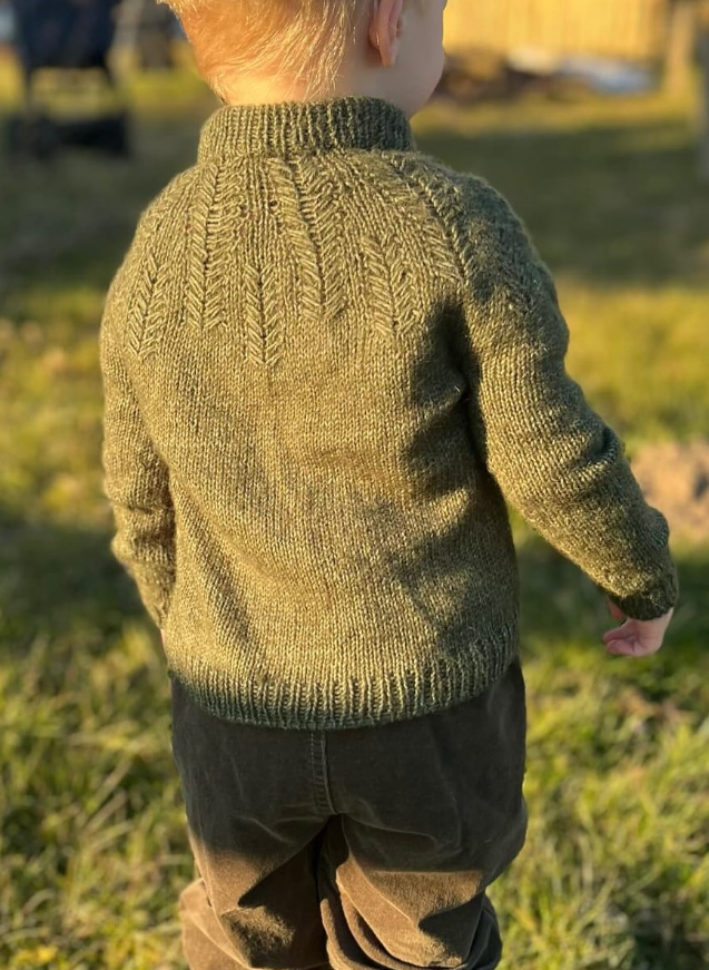 pull callie enfant laine lang yarns de knitamore